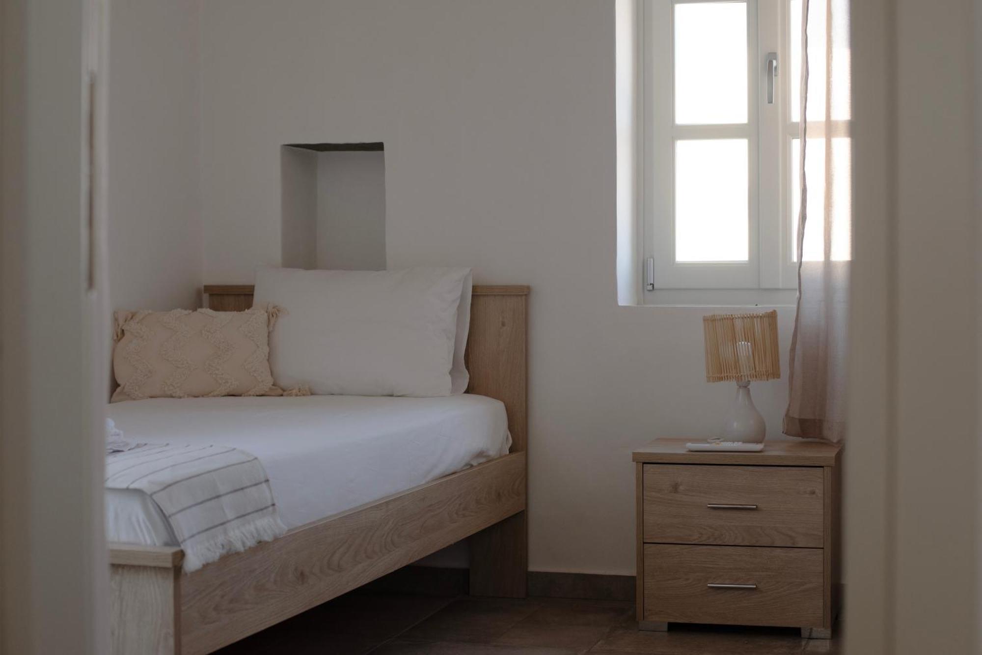 Tholos Guest House Cherronisos  ภายนอก รูปภาพ